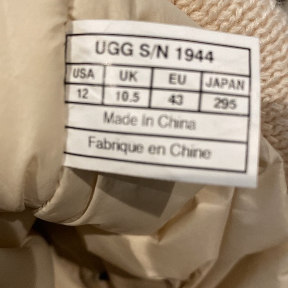 UGG® AUSTRALIA LEONA 1944 PALE
CREAM WEDGE BOOTS SIZE 12 - Picture 12 of 13